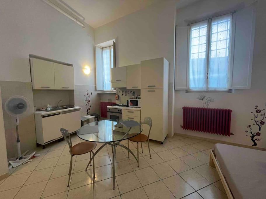 Appartamento Minimal Loft In Centro A Piacenza Esterno foto